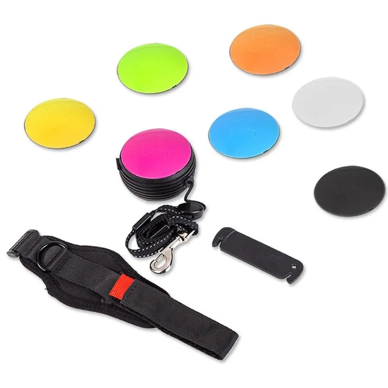 Retractable dog leash extended to 3 metres with holding hands grip in six colour options