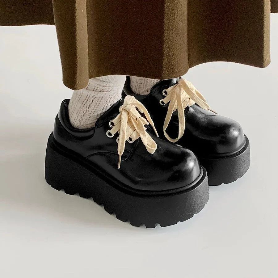 Matte black retro women's lace-up shoes with 6-8cm English muffin heel and thick rubber sole