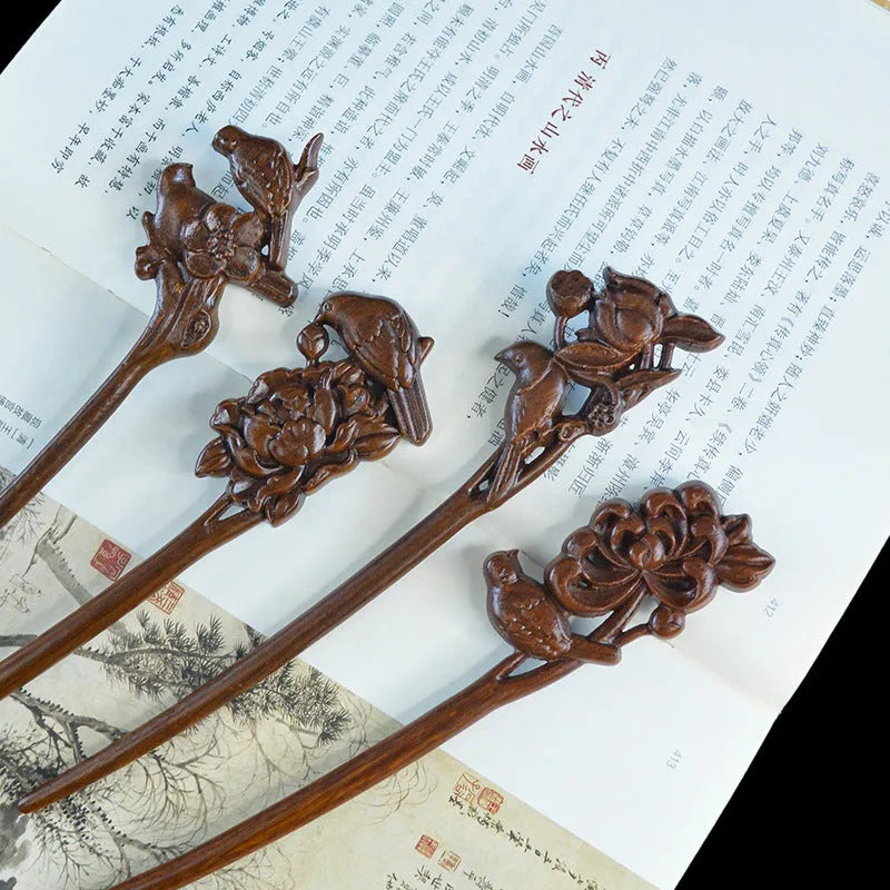 Gold Sandalwood daily updo gadget hair claw hairpin in New Chinese style geometric shape, wood material