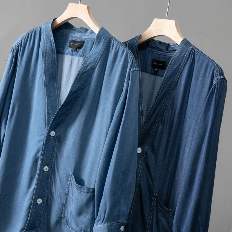 Men's loose V-neck denim coat with three-quarter sleeves in dark blue polyester