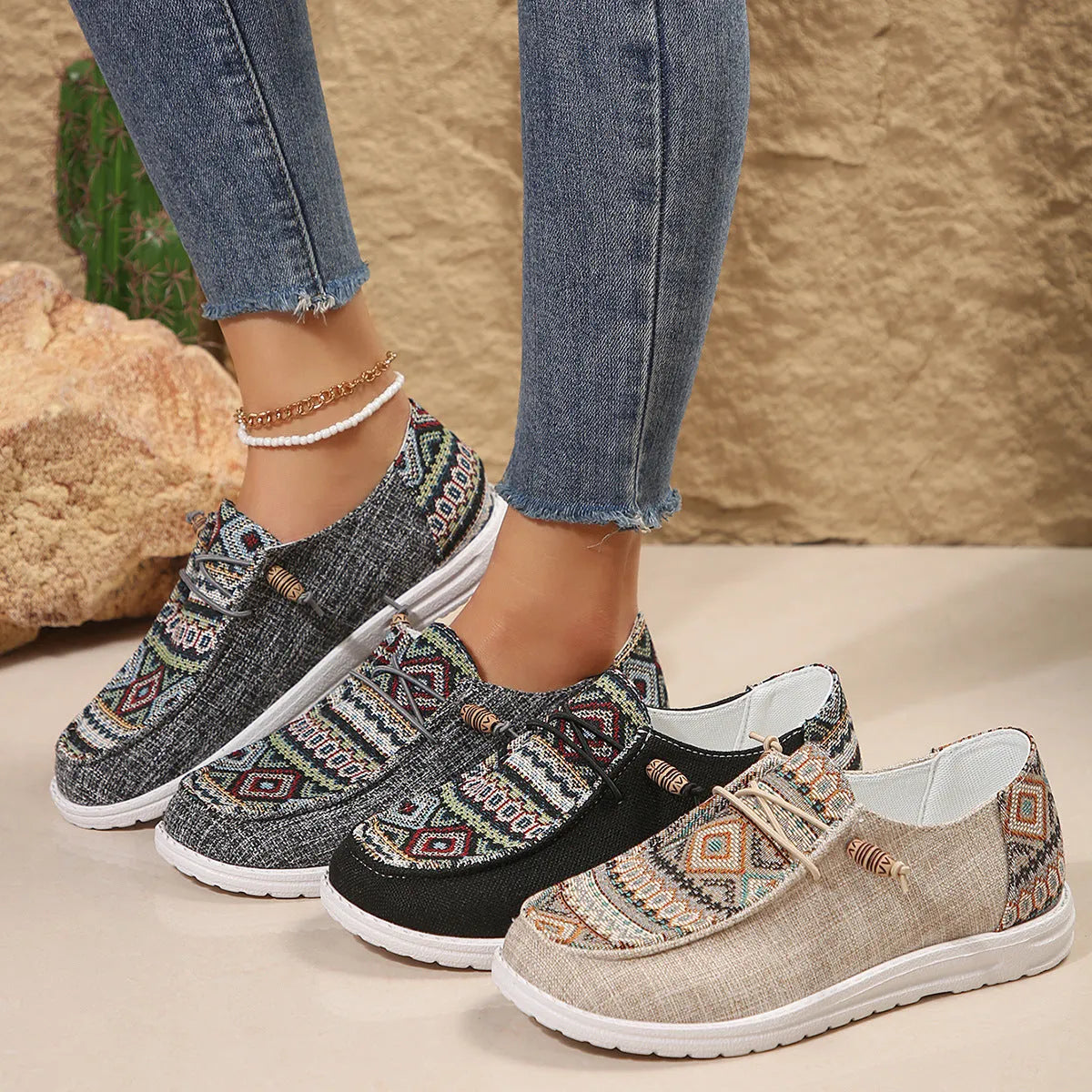 Women's black flat round toe low-top shoes with artificial PU upper and rubber soles