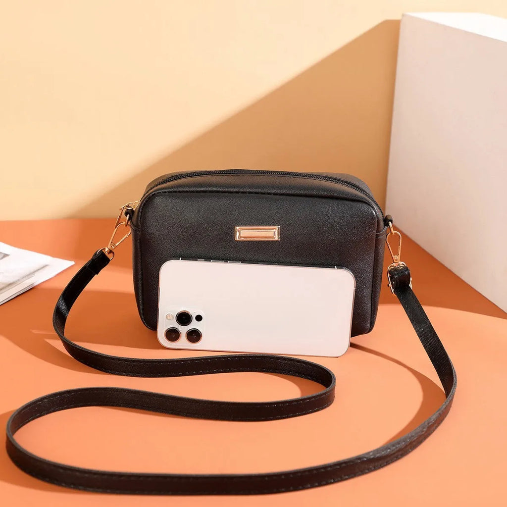 Women's PU shoulder bag with three-dimensional pocket in horizontal square shape