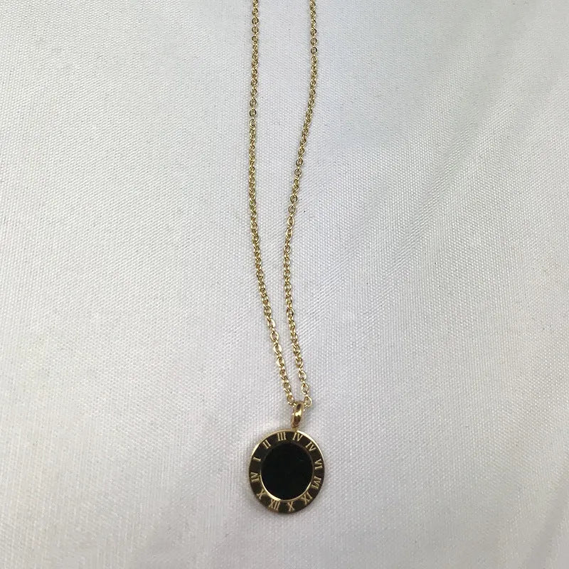 Roman pattern black shell pendant round titanium steel electroplated gold finish