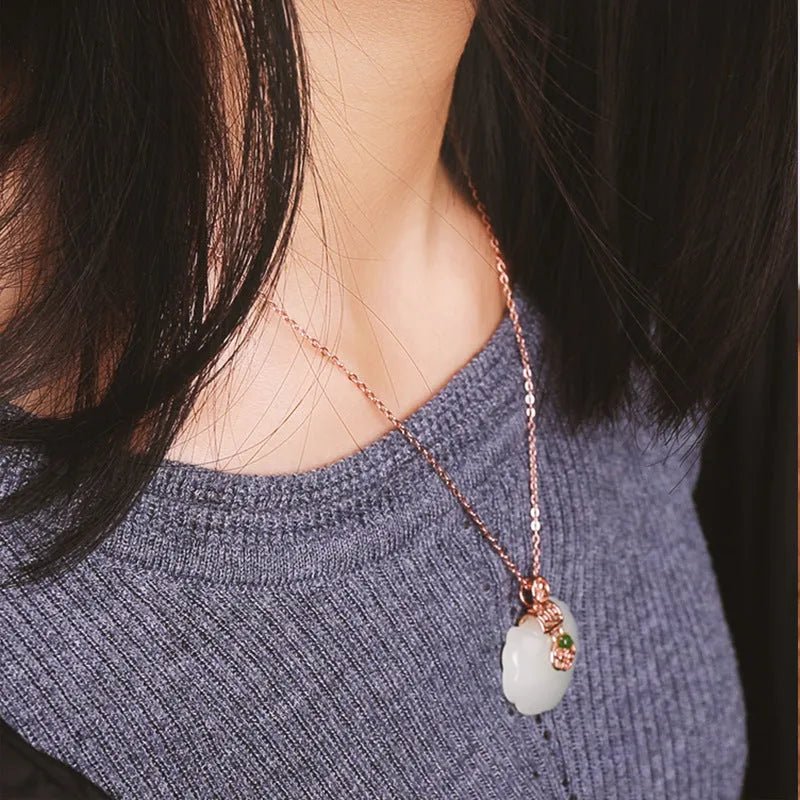 Ruyi safety lock necklace in S925 silver and Hetian jade with lock pendant, yellow gold or white gold colour