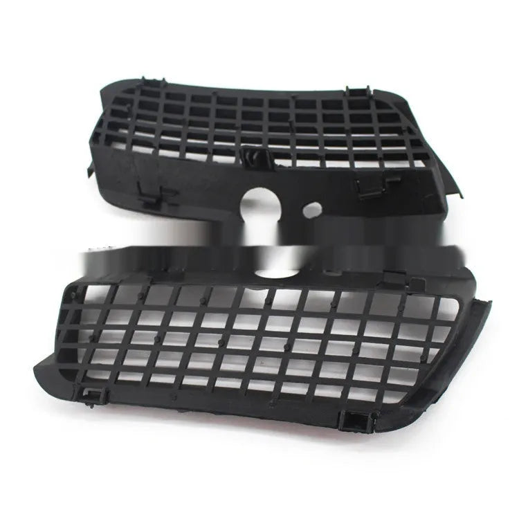 Black ABS plastic fog light cover and lower grille assembly for Volkswagen Golf 3 front bumper.
