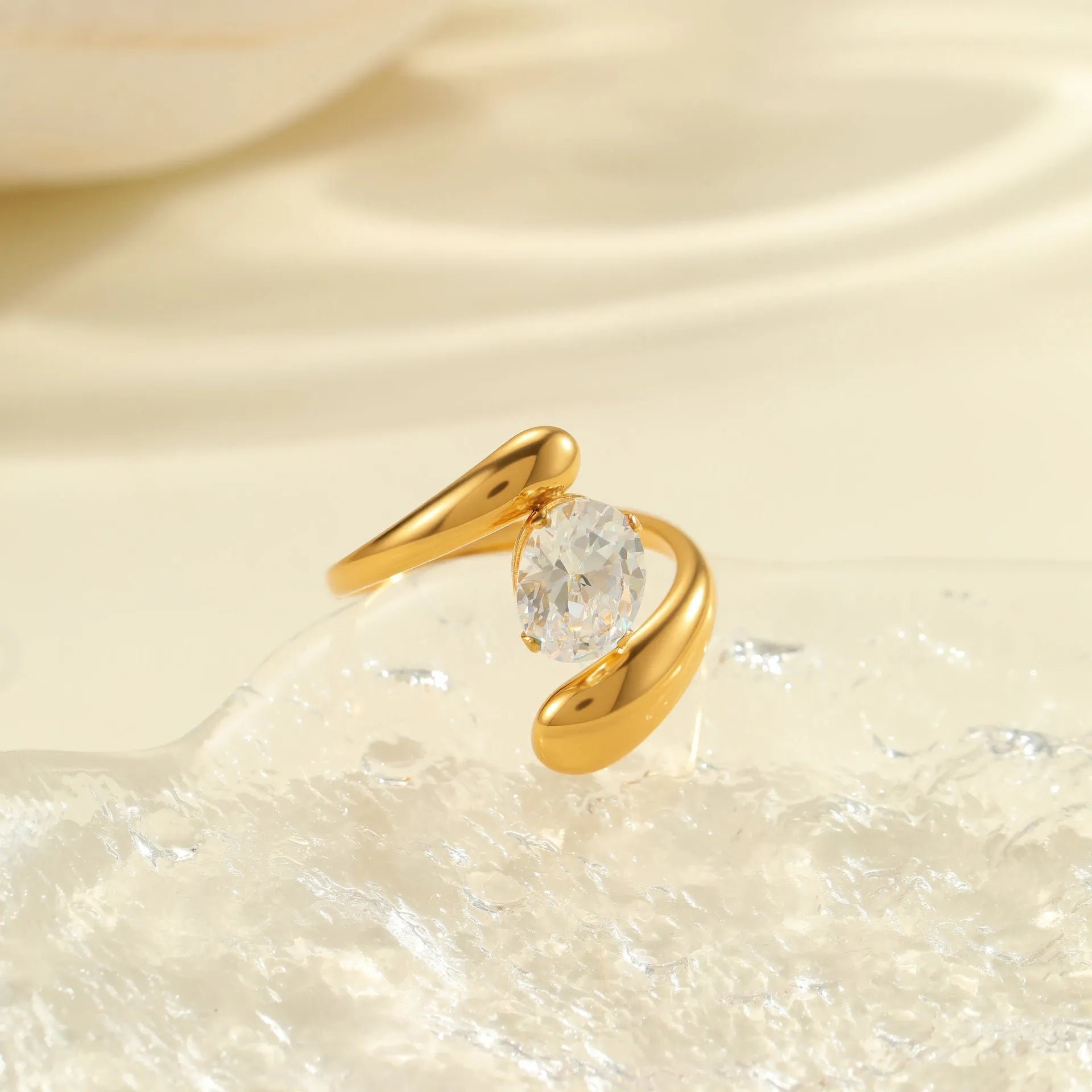 Women's adjustable geometric zircon ring in stainless steel with open mouth design