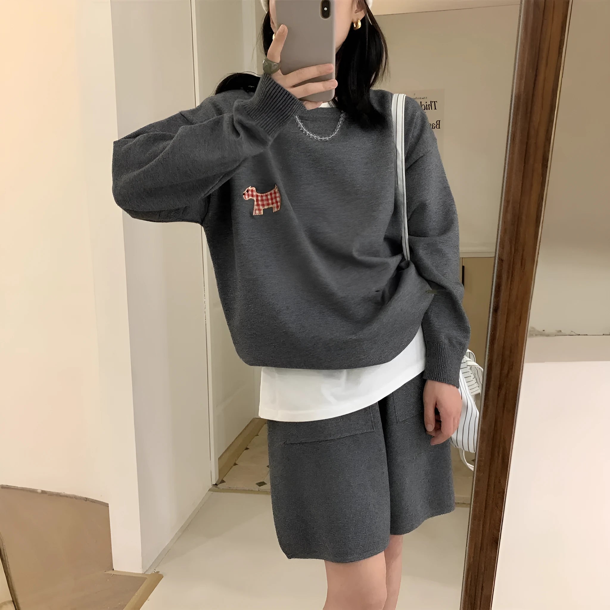Women's milk blue casual knitted sweater and shorts suit with animal embroidery pattern