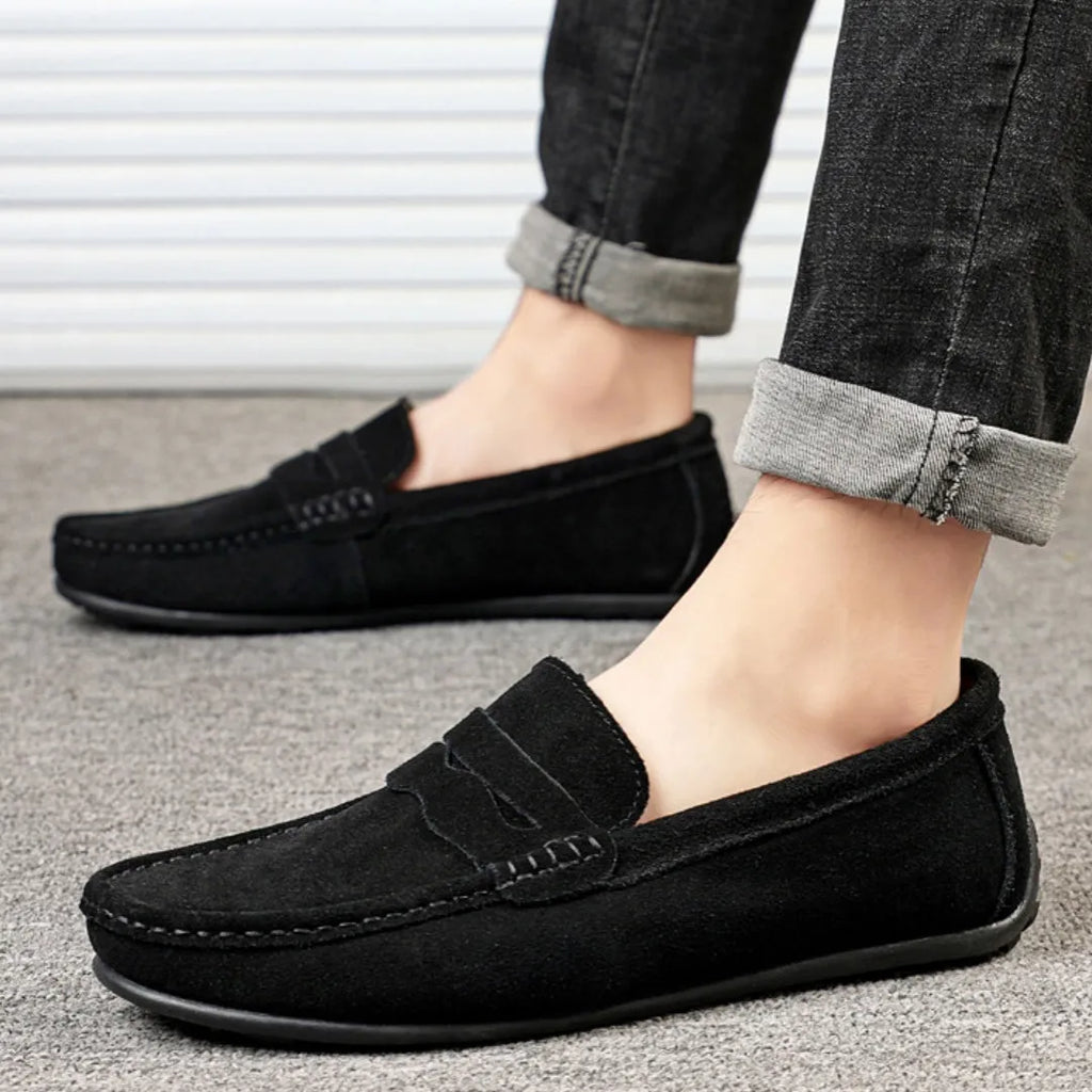 Men's suede-finished cowhide loafers in solid colours with rubber sole and round toe