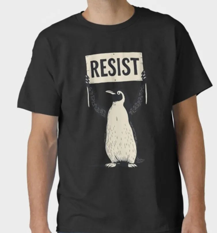 Straight-cut cotton summer t-shirt in black, green, or white with short sleeves.