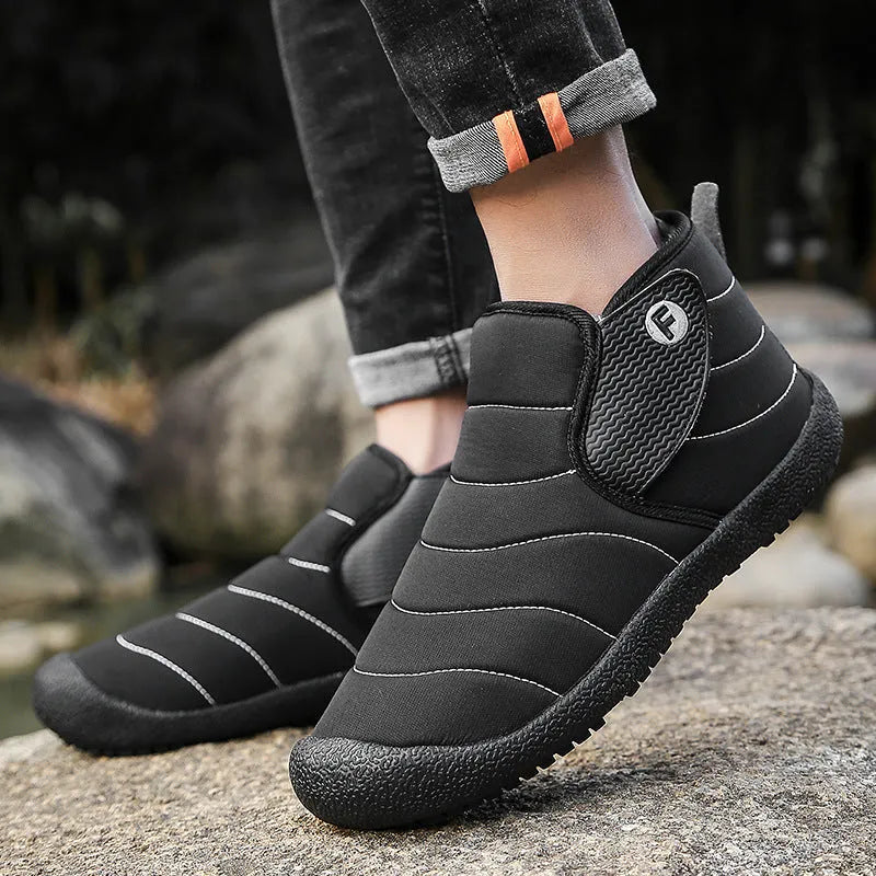 Men's waterproof cotton snow boots with non-slip rubber soles and artificial plush lining