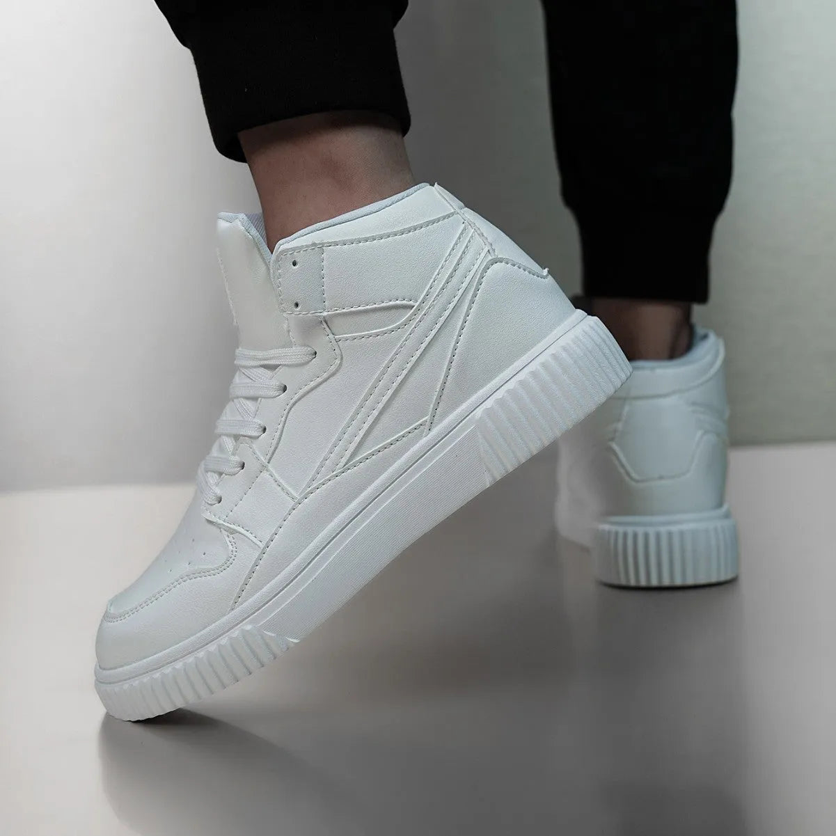 Men's solid white casual shoes with round toe and microfiber upper for autumn and winter
