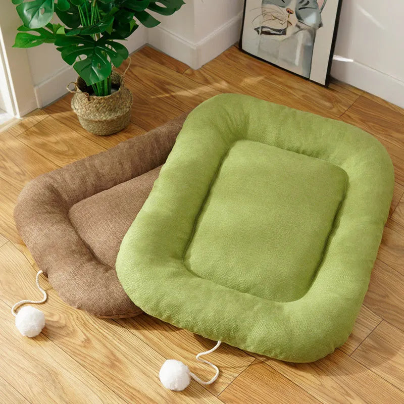Universal pet cooling cushion in brown, size L 40x60cm for pets up to 7.5kg, summer heat relief mat