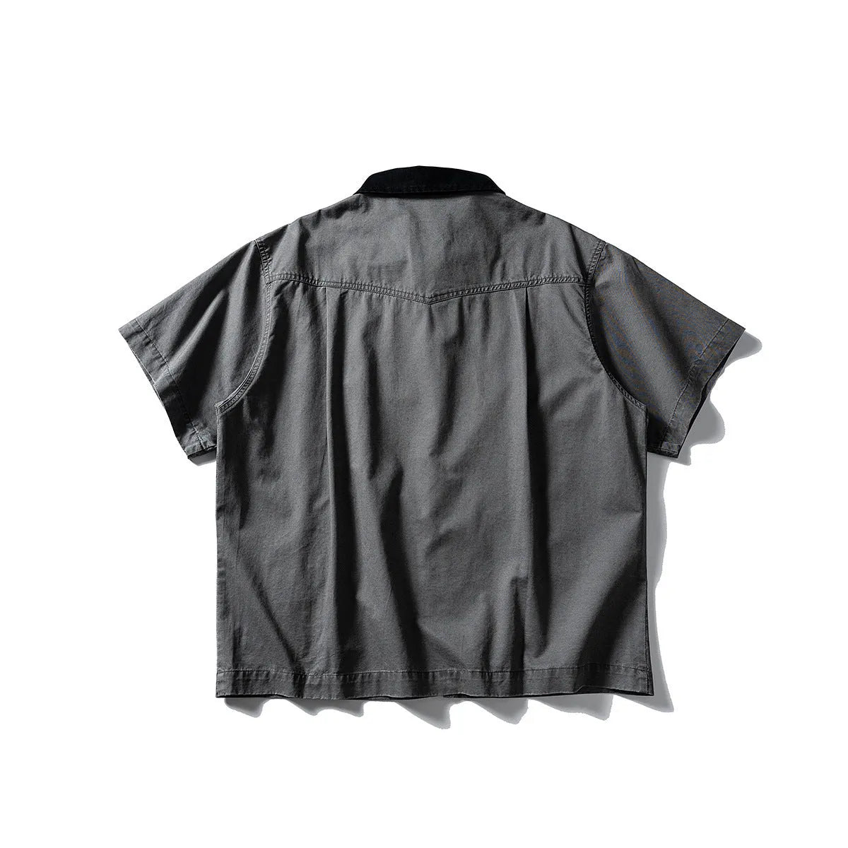 Washed cotton short-sleeve overalls shirt in loose cardigan style available in khaki or grey colours