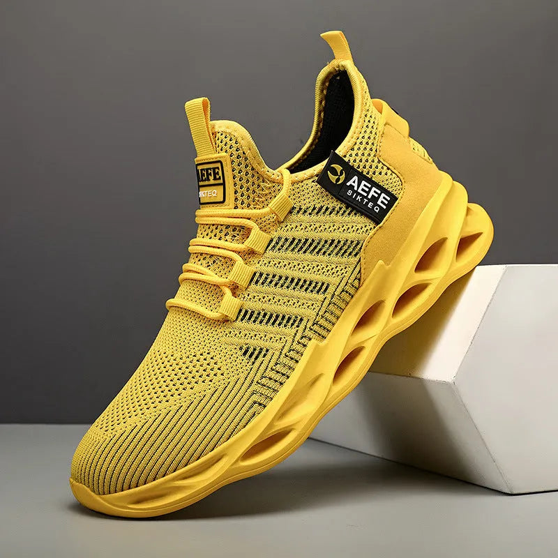 Men's mesh breathable casual running shoes in black, Korean style, low heel, cross straps