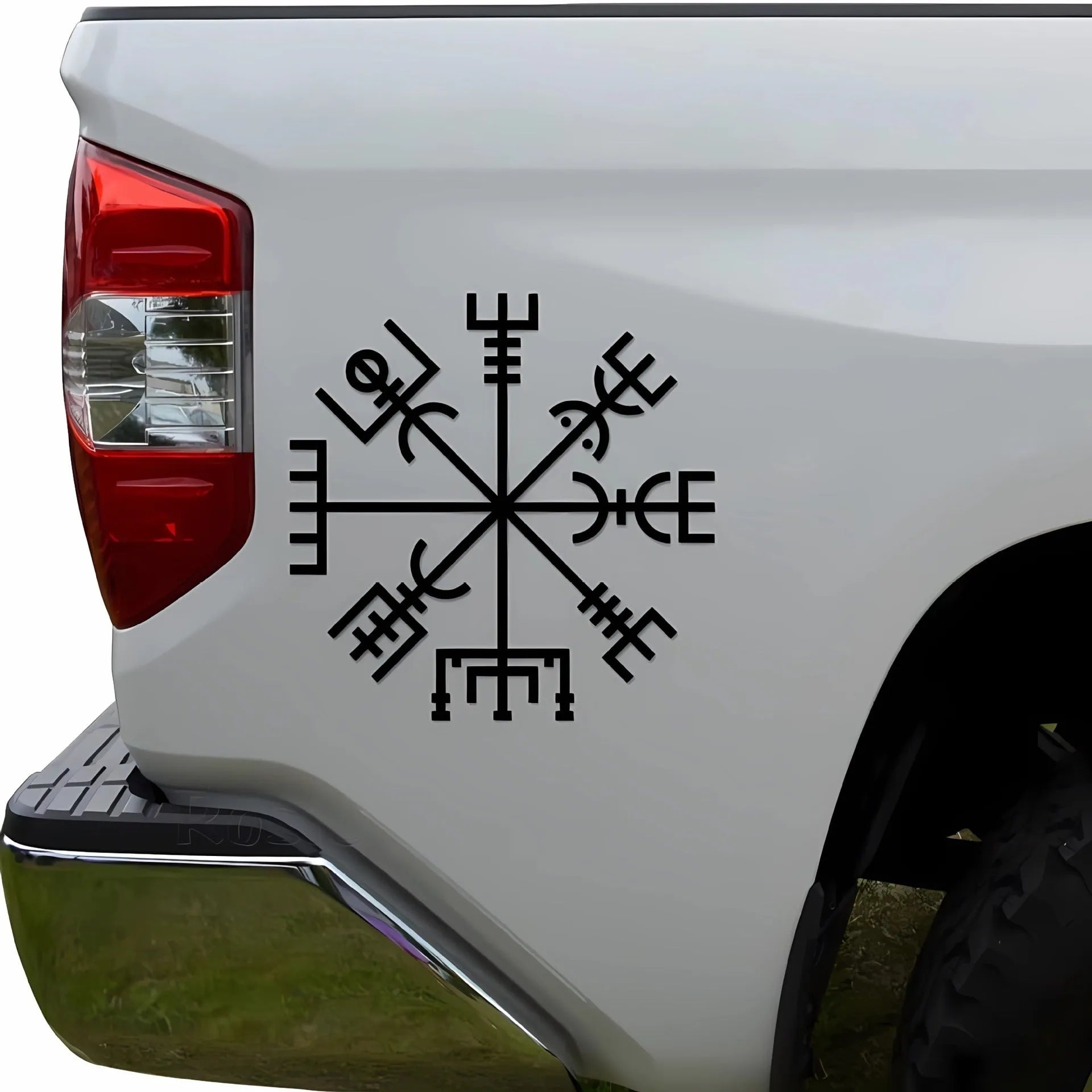 Square 13x13cm vegetarian-themed vinyl car sticker for glass or notebooks.