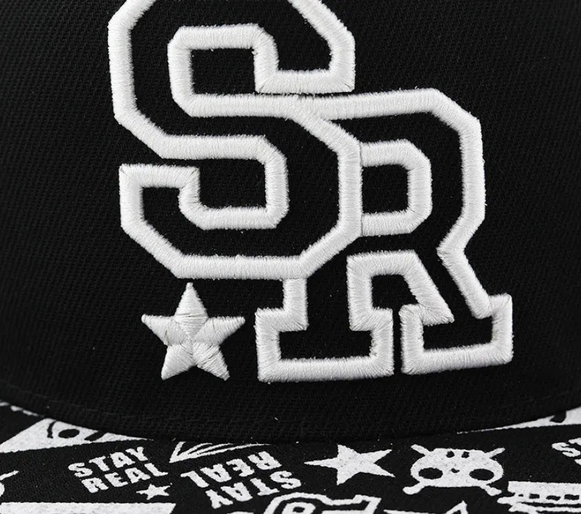 Cotton baseball cap with embroidered letter detail in adjustable size
