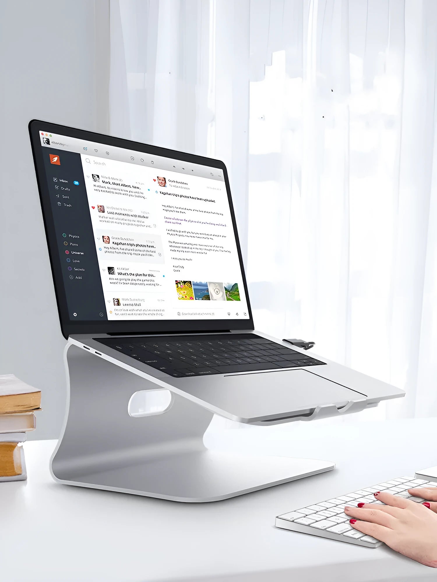 Aluminium alloy notebook cooling bracket with rotary mechanism in silver or grey colour