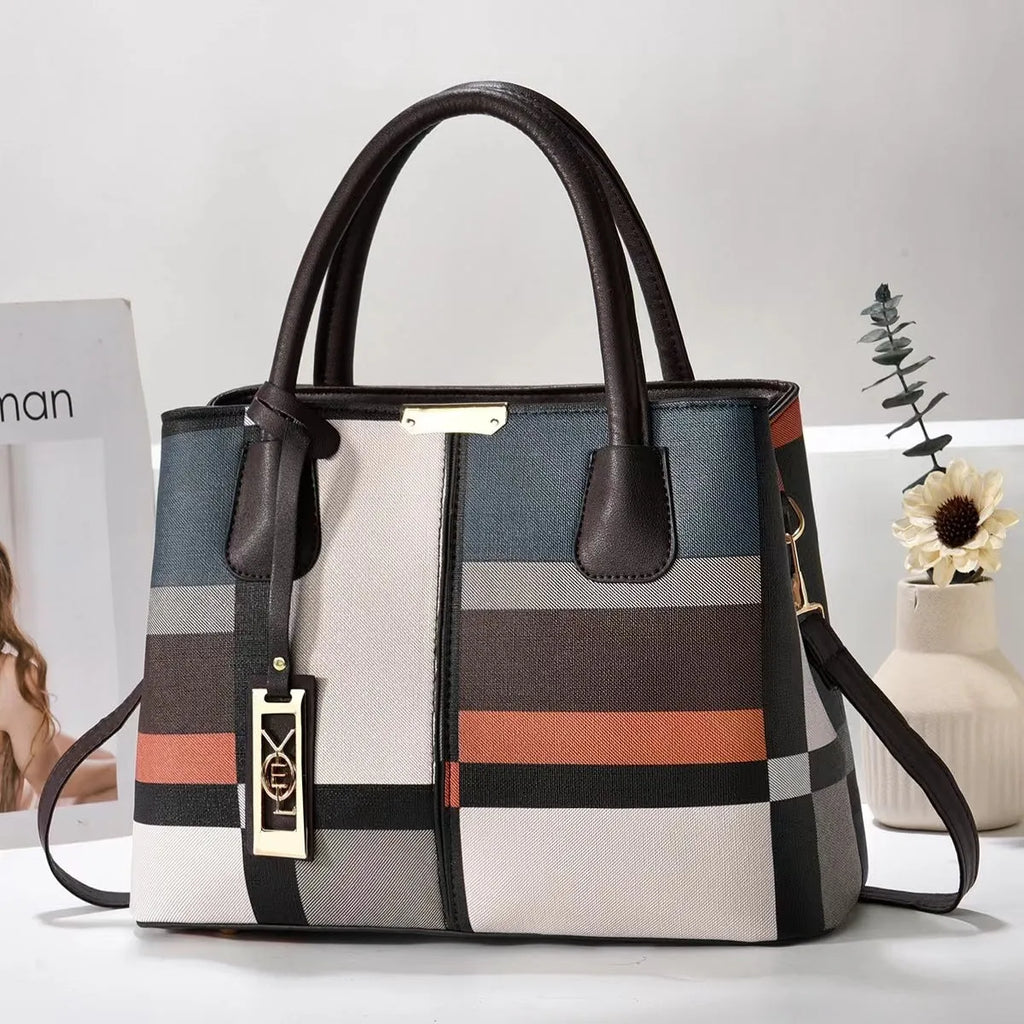 Large capacity women's fashion handbag in soft PU leather with square shape and single shoulder strap