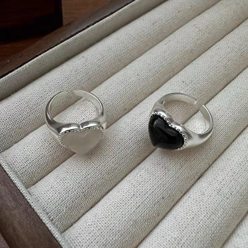 S925 sterling silver ring with black agate heart design and adjustable opening