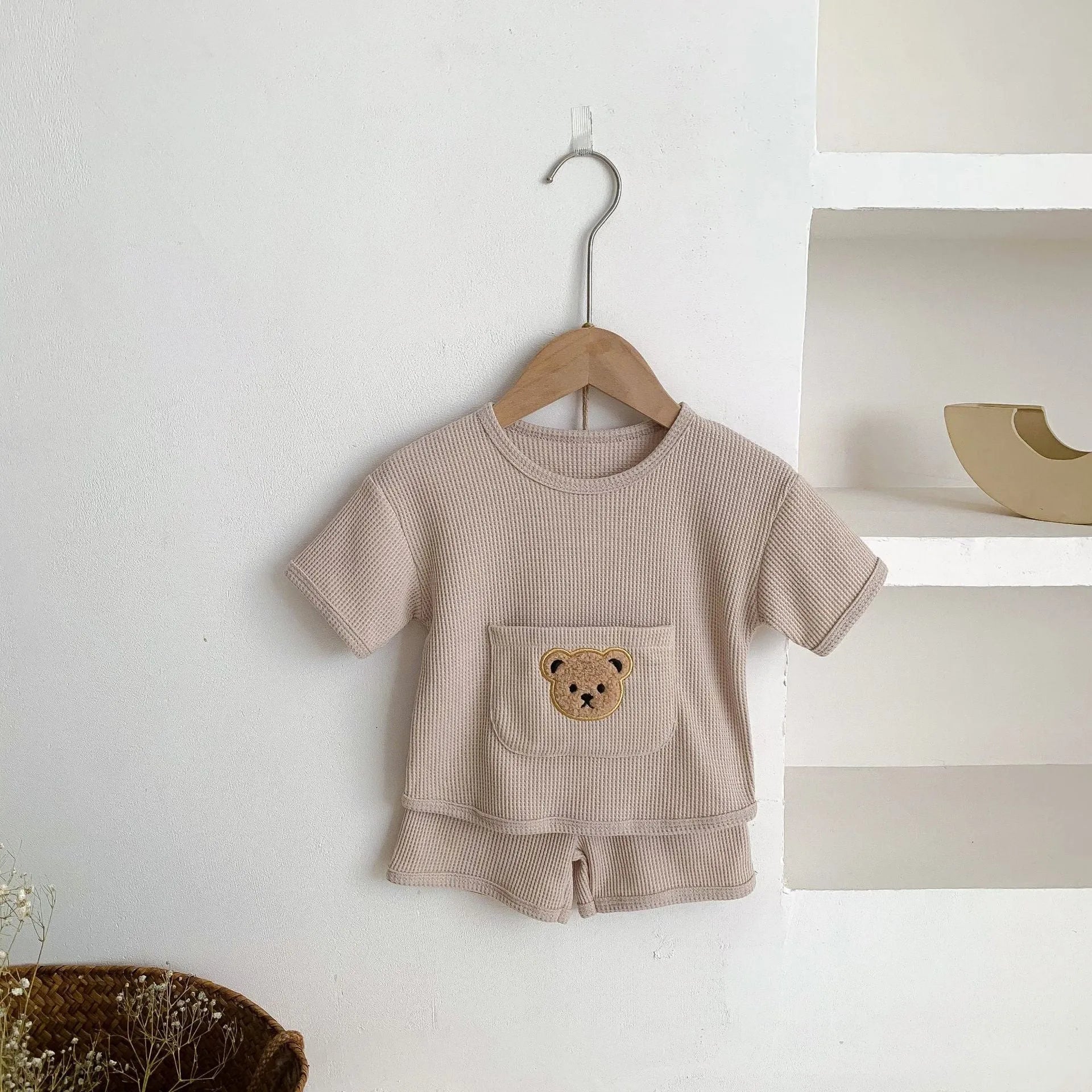 Unisex baby summer two-piece cotton bear top and shorts suit in beige