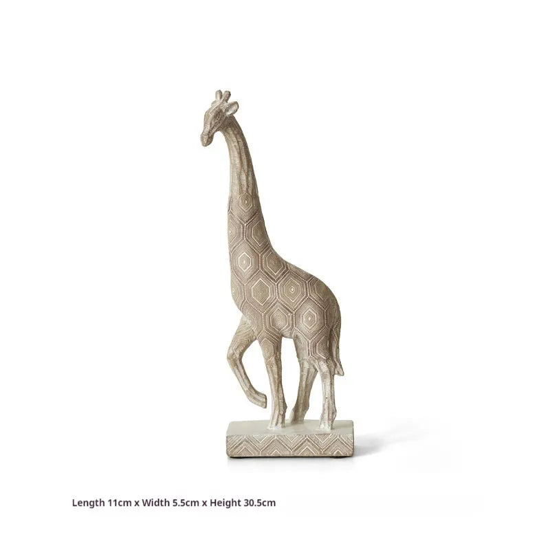 Wood colour giraffe resin ornament with European styling for home decoration
