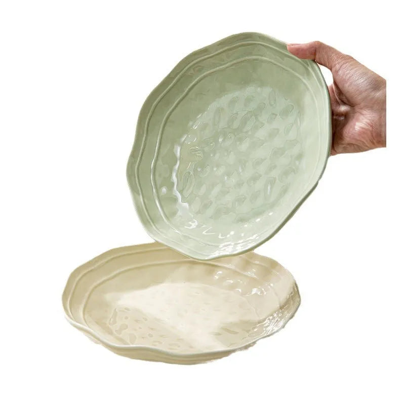 Seven-piece solid colour ceramic tableware set in a gift box.