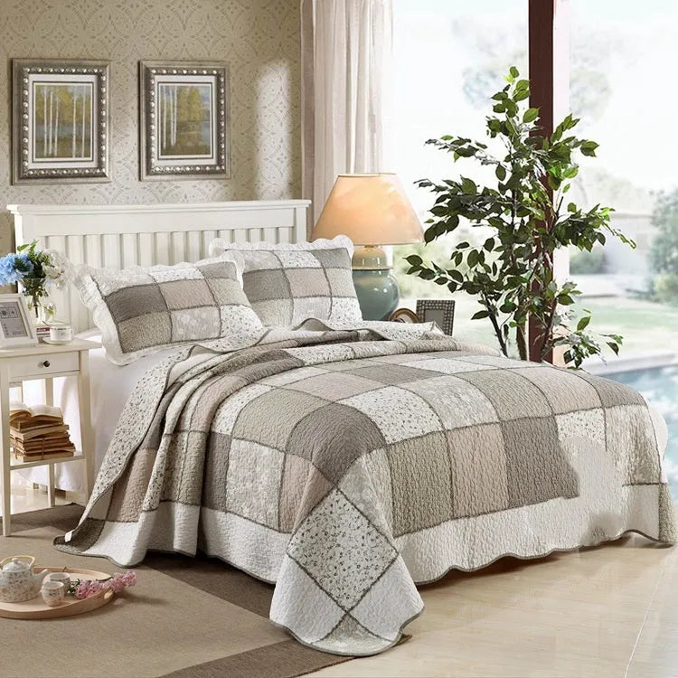 Pure cotton quilted three-piece bedding set with bed cover and two pillowcases in Korean-style pattern
