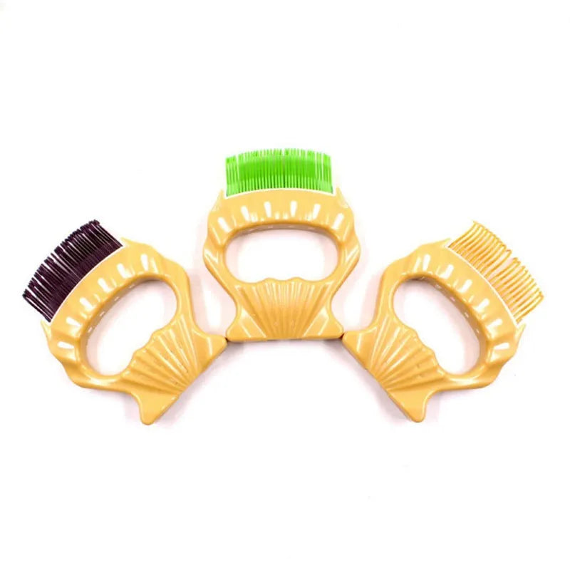 Shell-shaped pet grooming brush for dogs and cats in green colour with anti-slip handle