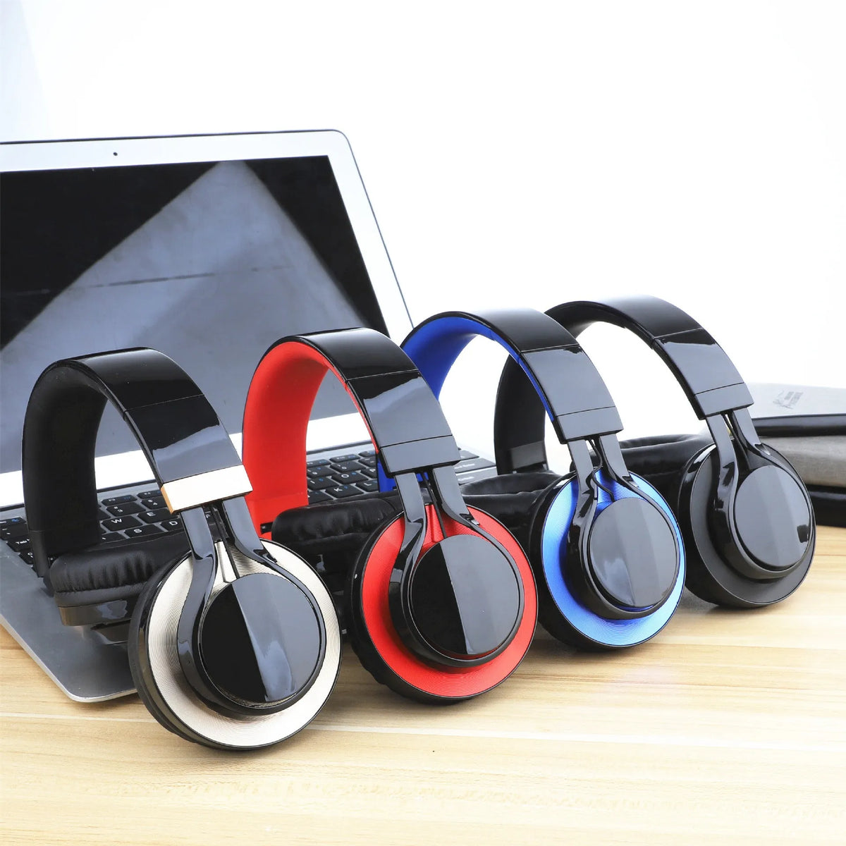 Wired head-mounted karaoke headphones with microphone in black colour option