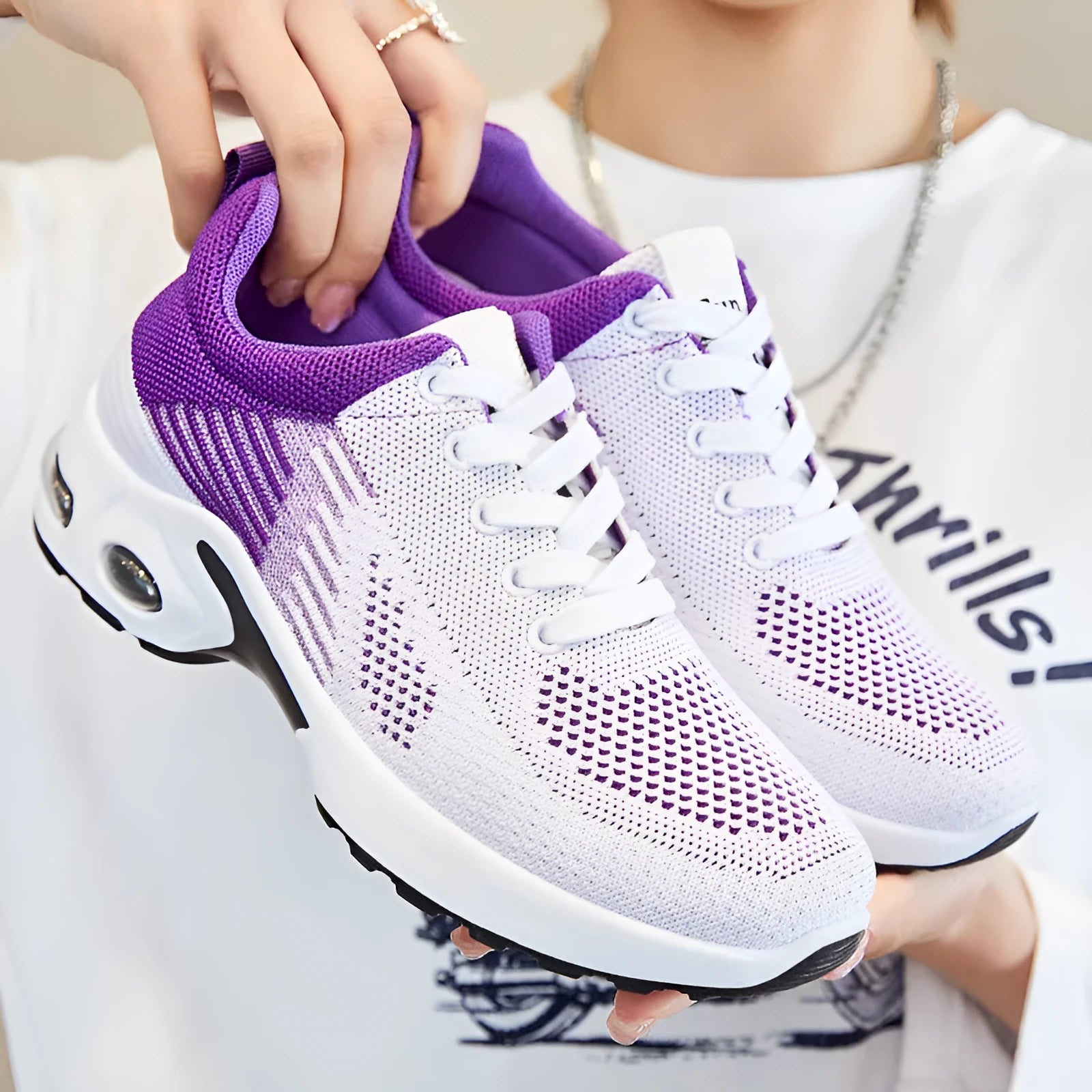 Women's Flyknit casual running shoes in pink with mesh lining and flat PVC sole