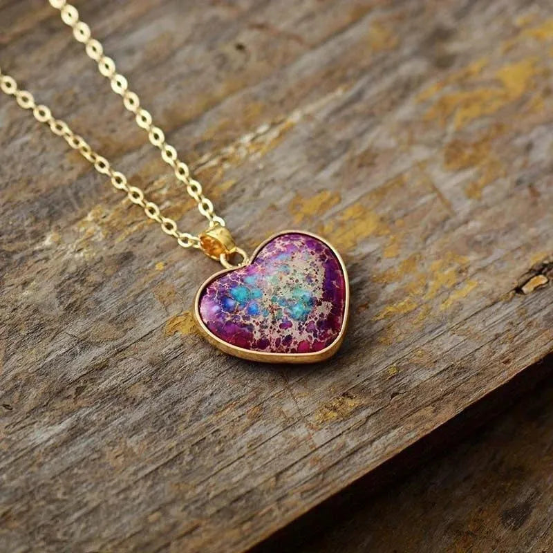 Heart-shaped emperor stone necklace in red and purple with natural stone pendant