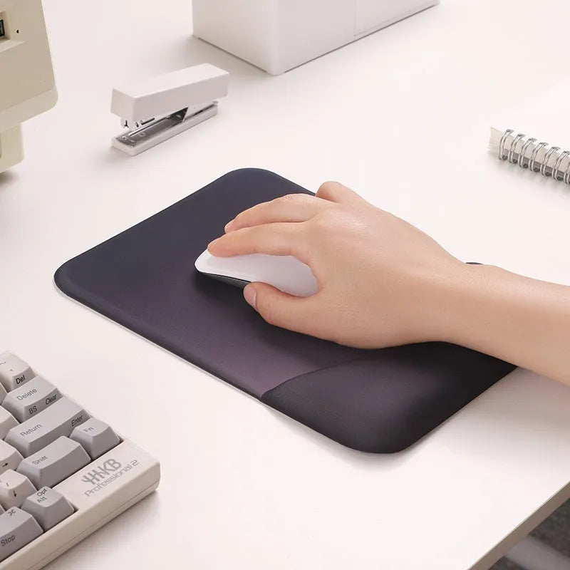 Square silica gel mouse pad with integrated wrister, cloth surface, 250x180mm dimensions