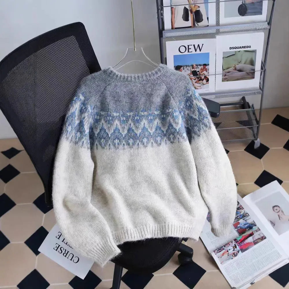 Women's loose-fit jacquard knit sweater coat with contrasting colours in milky white.