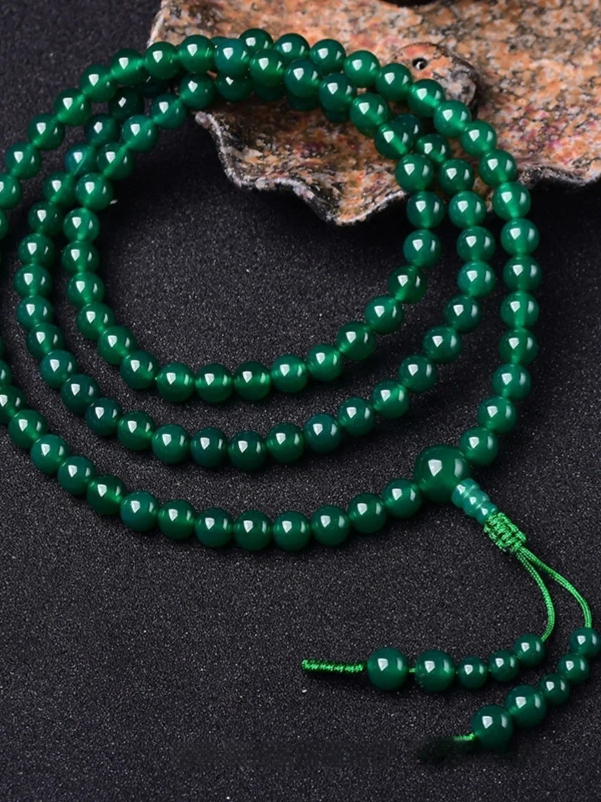 Natural green agate 108 bead bracelet in thangka style with certificate