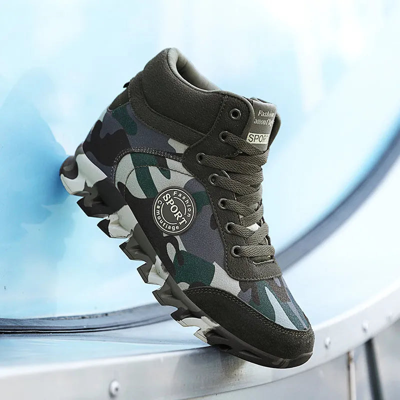Women's green camouflage pattern canvas sneakers with rubber sole