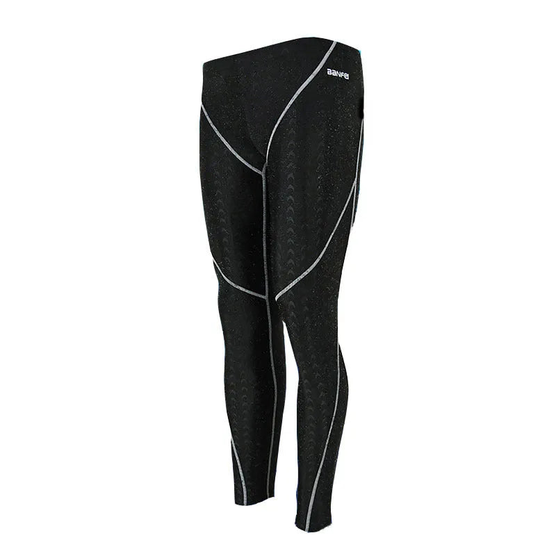 Men's nylon cropped swimming trunks with mesh lining in various colour combinations