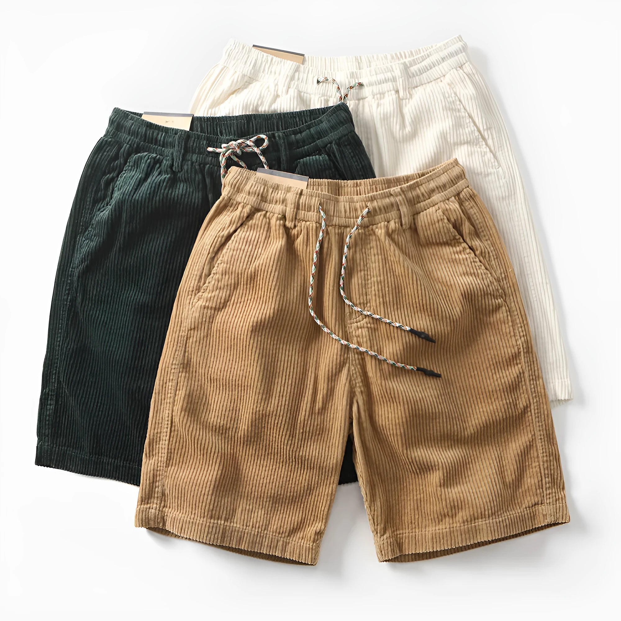 Men's khaki retro American-style cargo shorts with straight-leg cut and cargo pockets