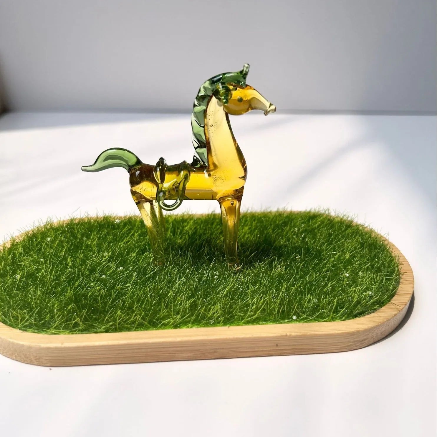 Modern simplicity glazed horse office decoration in white or brown coloured glaze style