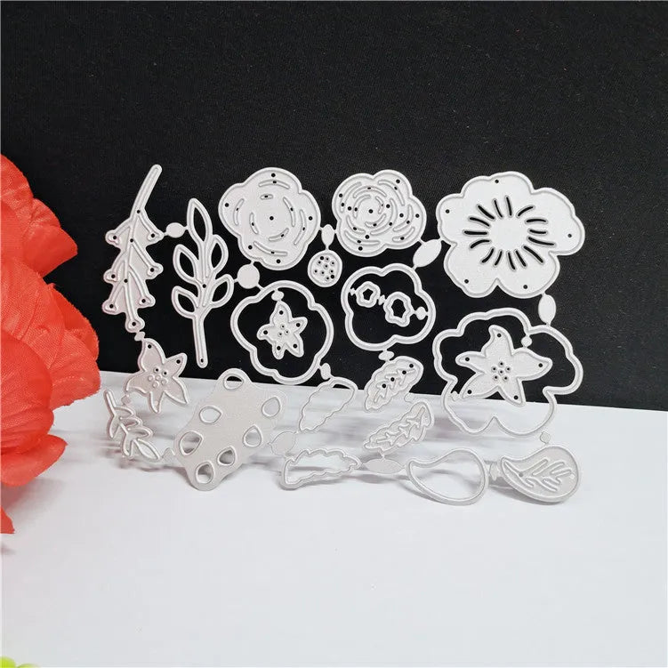 Silver carbon steel flower knife mould for paper cutting measuring 14.3x9.9cm