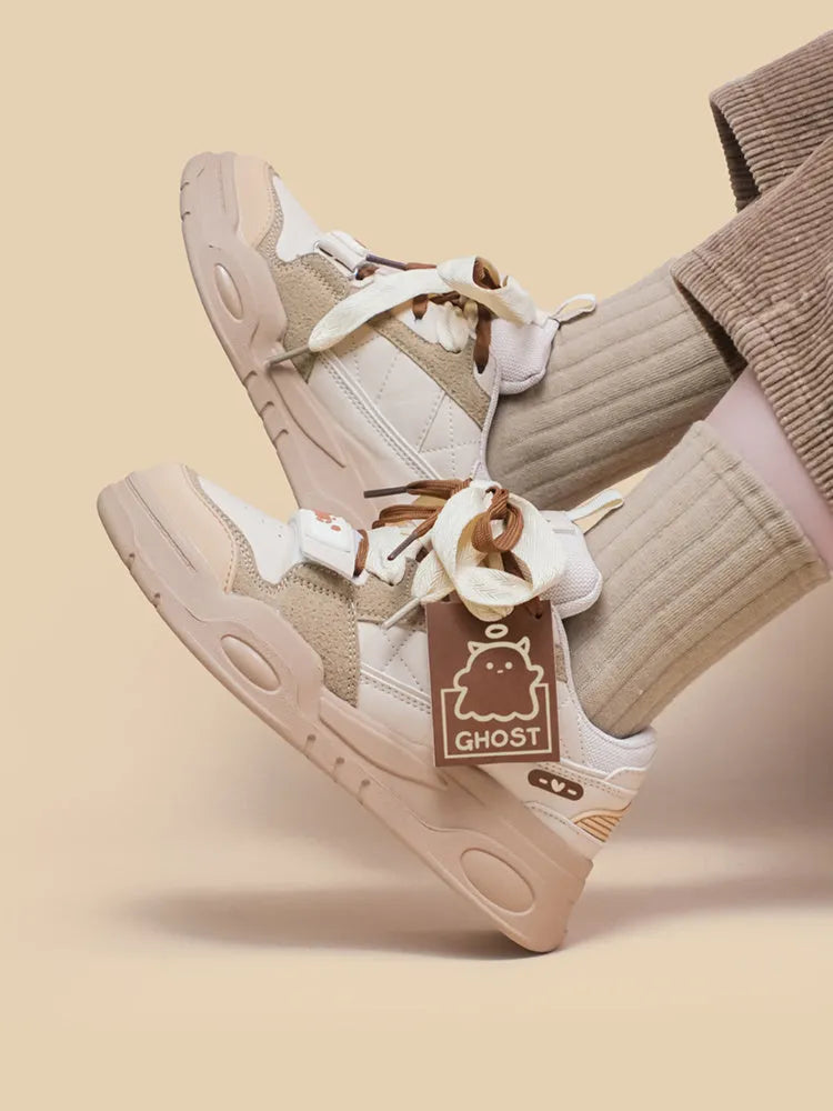 White women's lace-up board shoes with flat heel, microfibre upper, cloth lining and thick composite sole