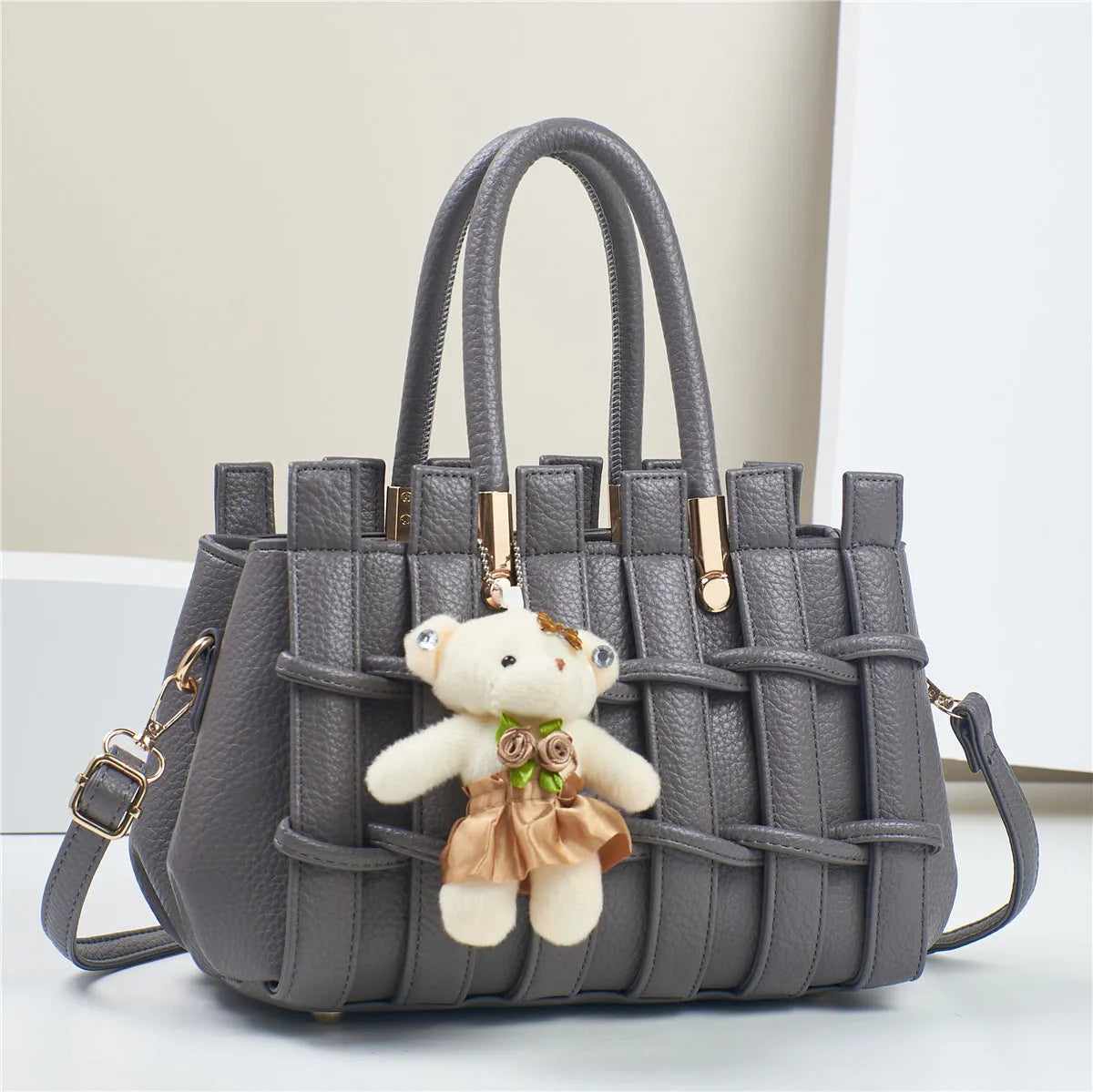 Women's anti-scratch hand-woven PU shoulder bag, horizontal square shape, 28x14x18cm, with sandwich zipper pocket, available in multiple colours