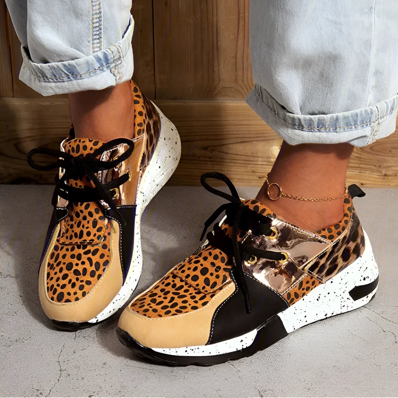 Women's lightweight casual sneakers with suede upper and wedge heel in multiple colours.