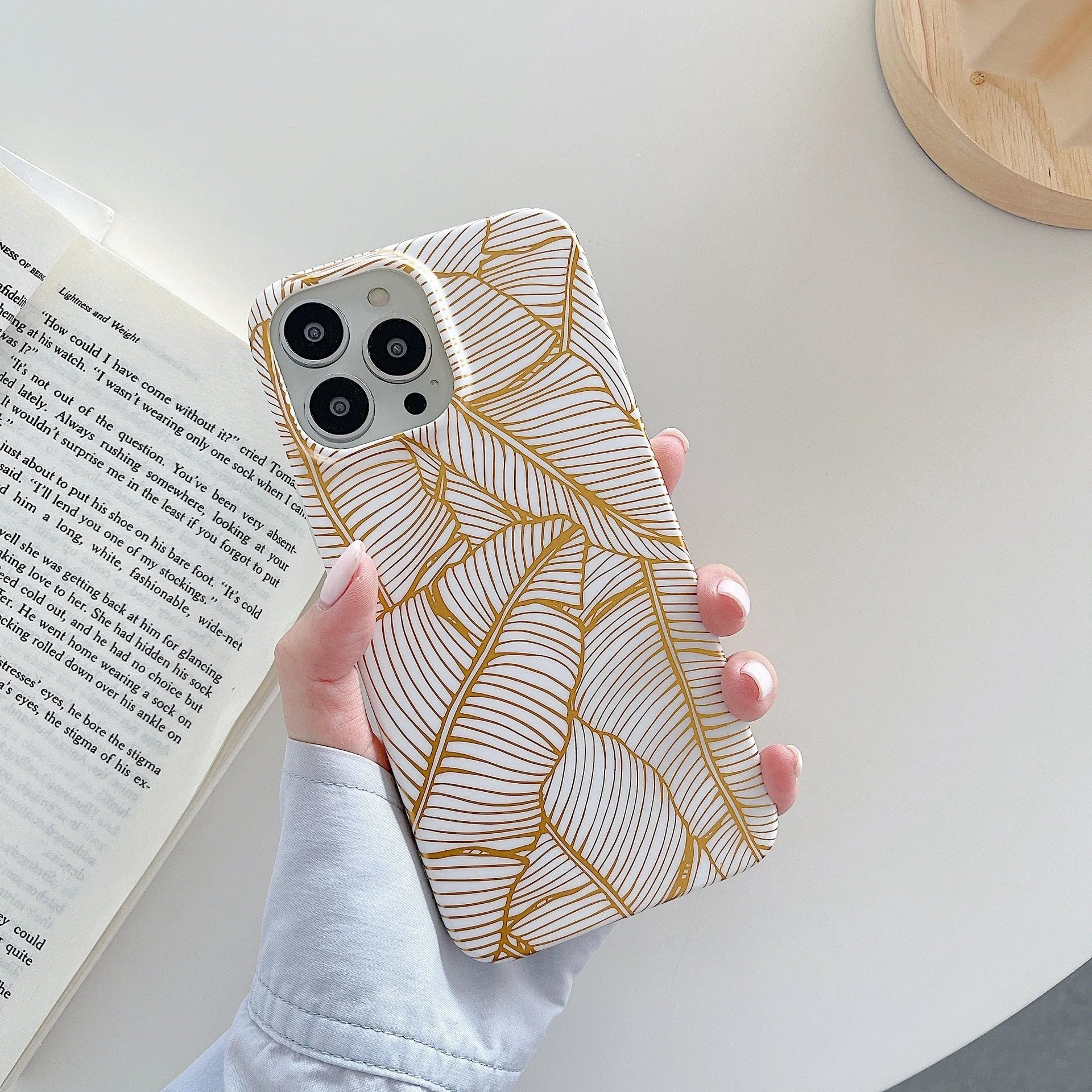 Gold leaf design TPU phone case for iPhone with nature pattern on back