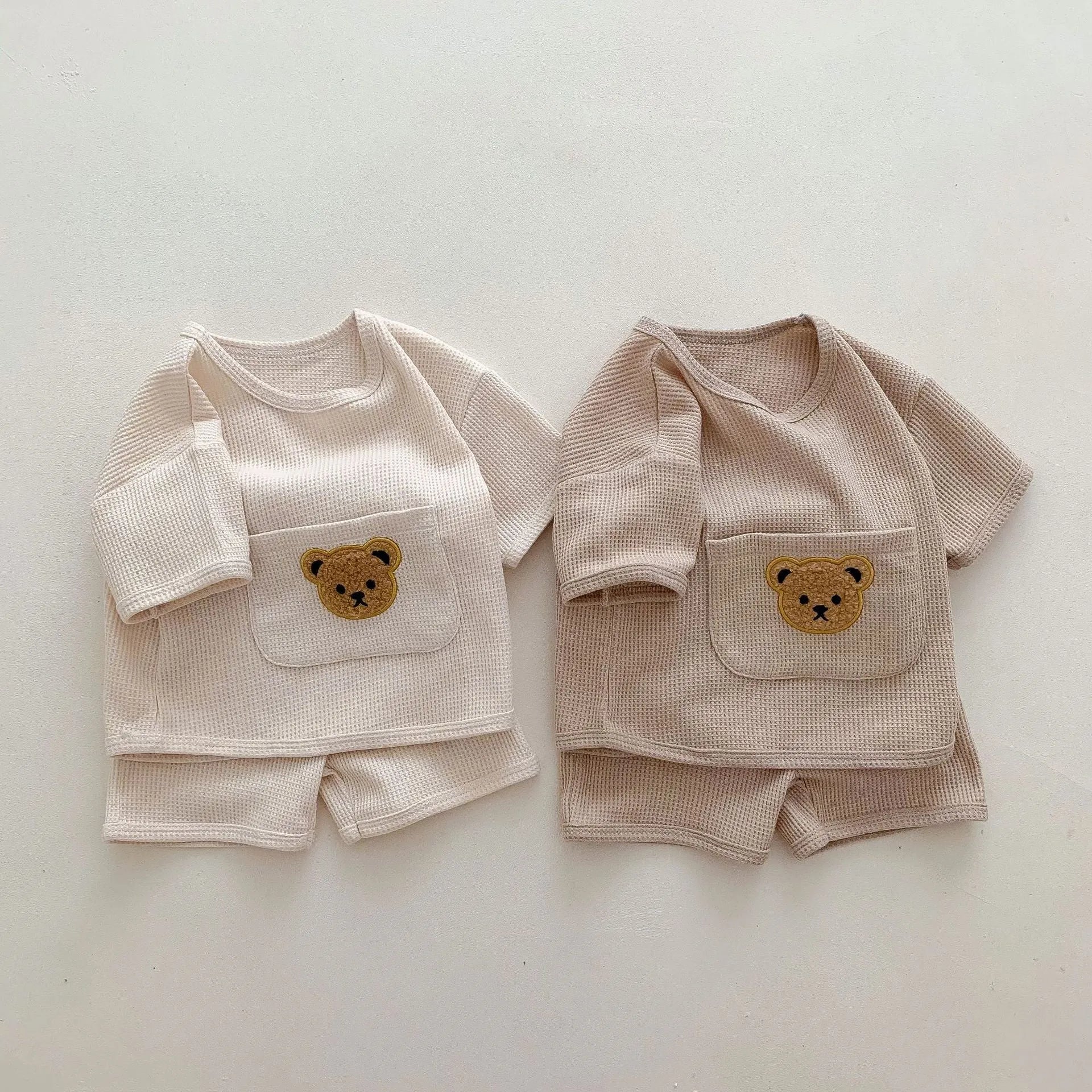 Unisex baby summer two-piece cotton bear top and shorts suit in beige