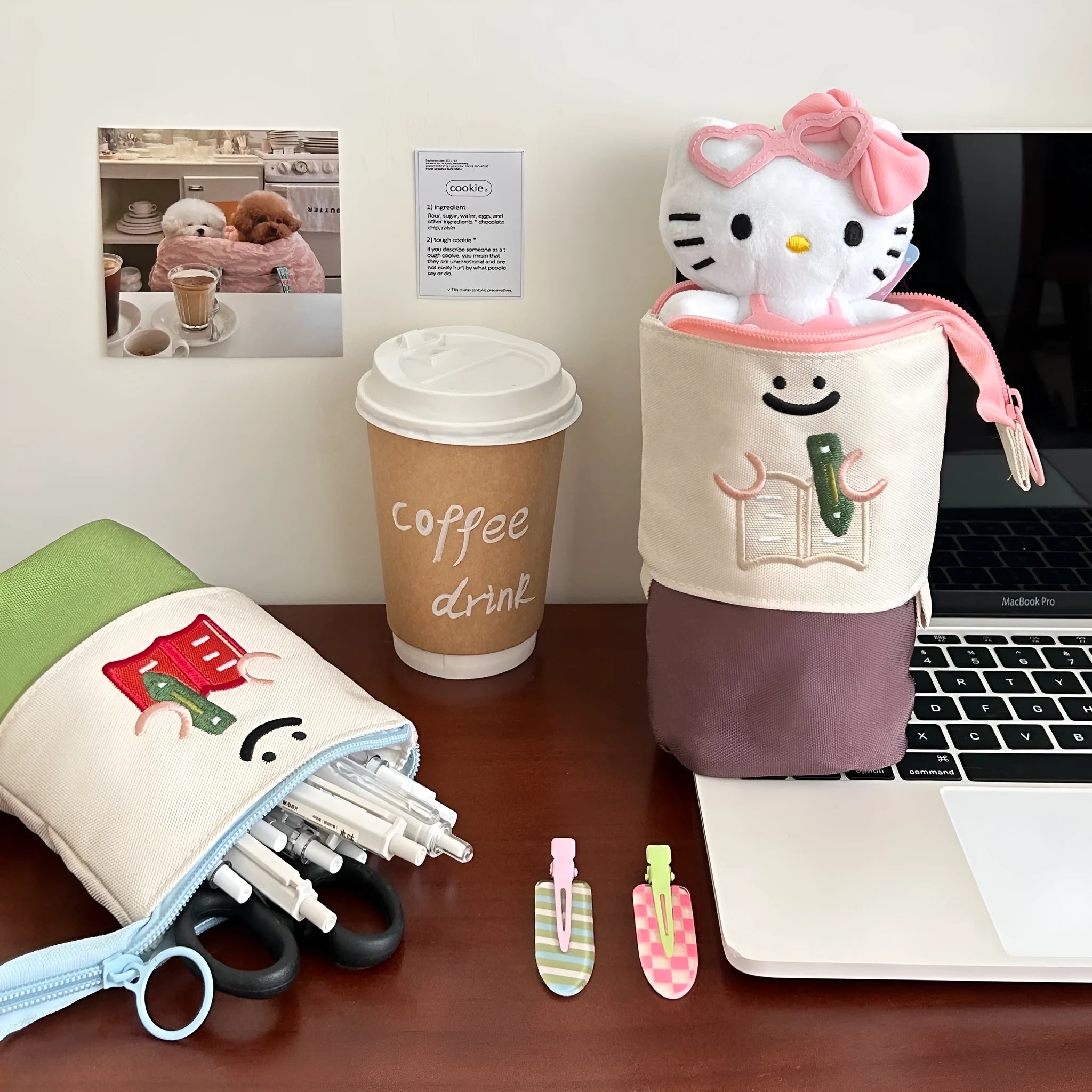 Brown Korean-style cartoon pencil case with Oxford fabric and collapsible design measuring 17x14cm
