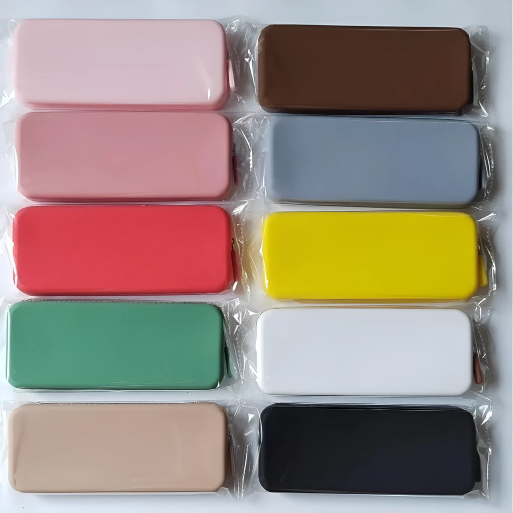 Silicone makeup brush storage bag in multiple colours showing 20x8x2.5cm dimensions