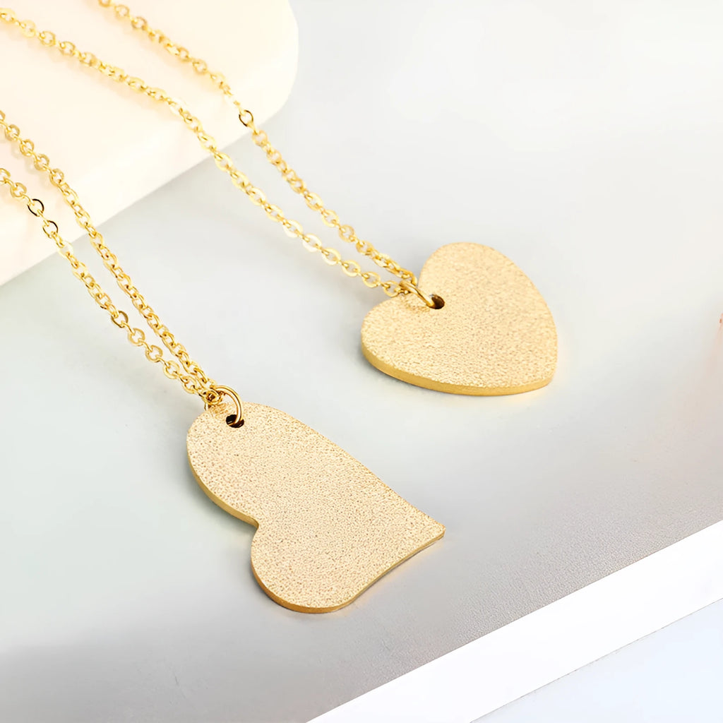 Geometric heart-shaped titanium steel pendant necklace on a 50 cm chain, colour KN25736-Z.