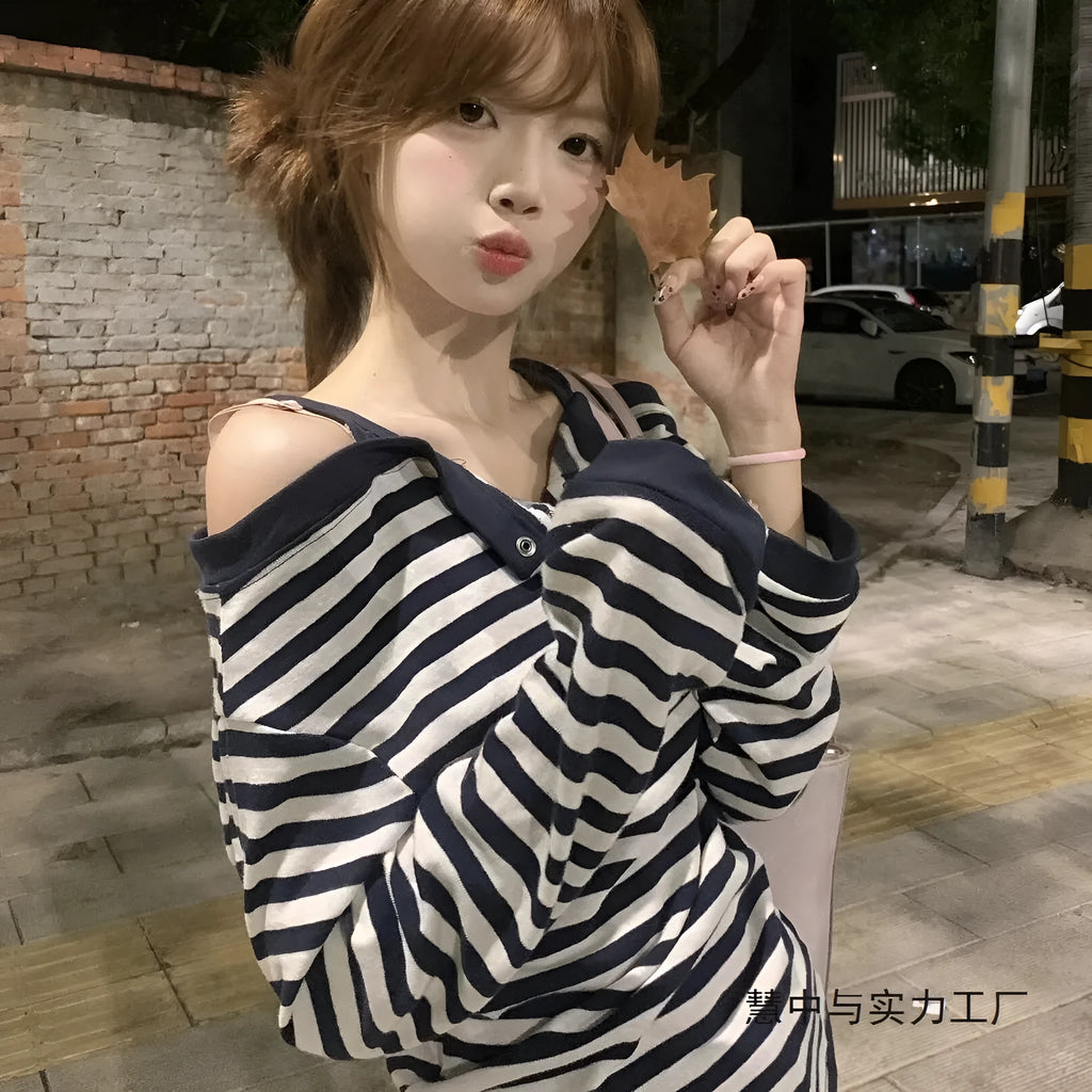 Women's dark blue oversized Korean-style t-shirt with embroidery and striped pattern