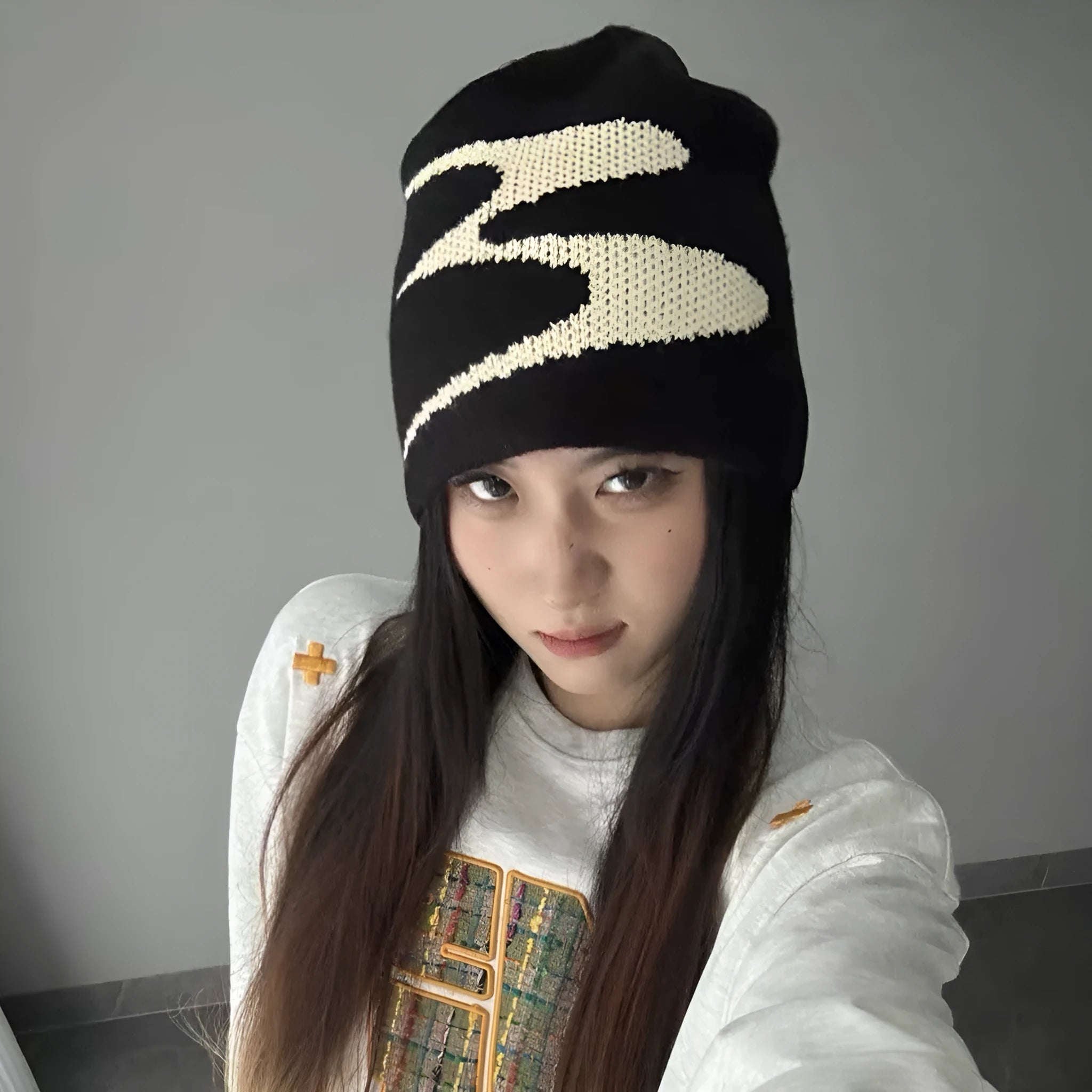 Acrylic knitted beanie hat for men and women in black, grey, or white, size M 56-58cm