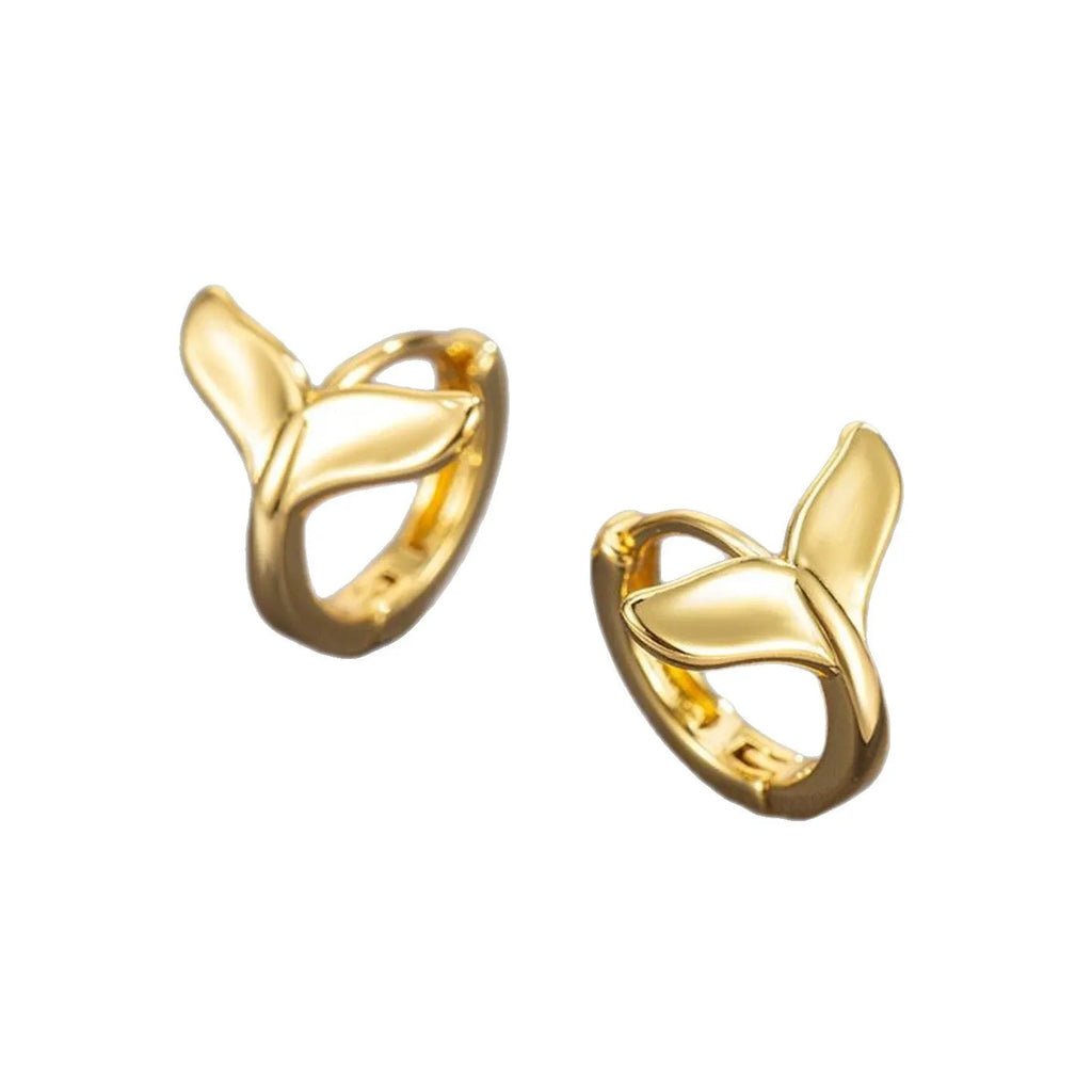 Women's fashion fishtail earrings in electroplated white gold or yellow gold colour on copper base